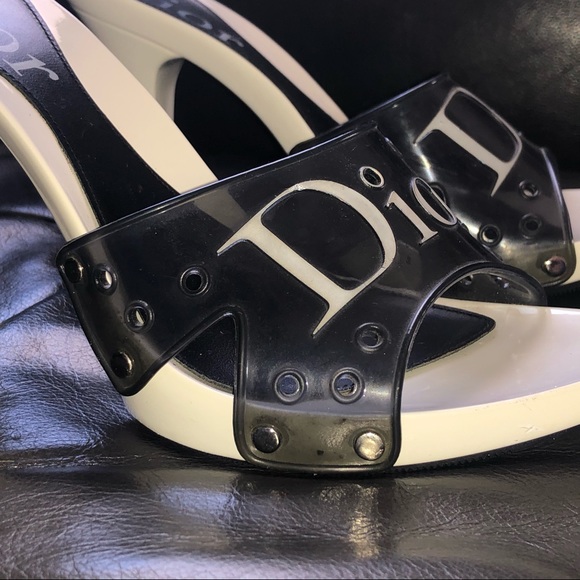 tory burch slides women